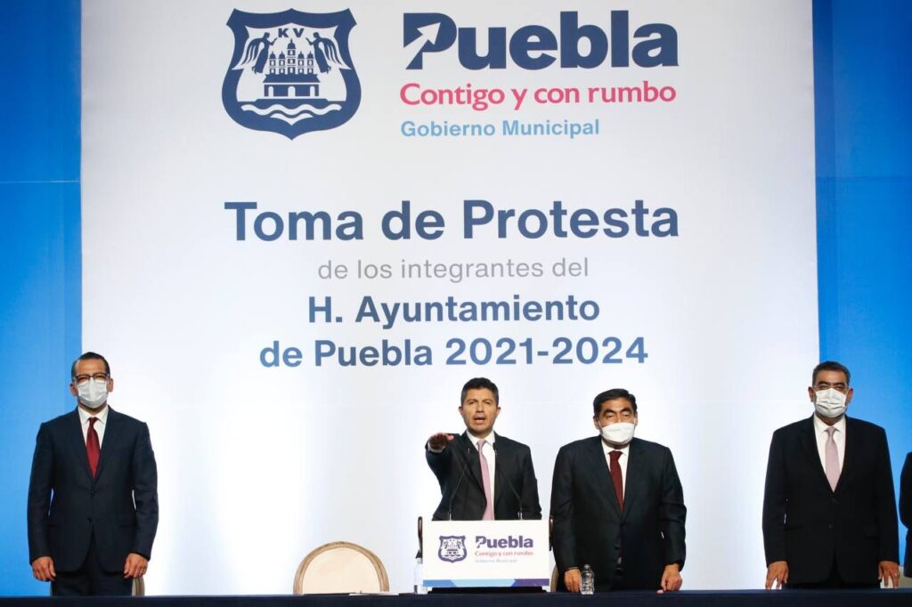 EDUARDO RIVERA PÉREZ RINDIÓ PROTESTA COMO PRESIDENTE MUNICIPAL DE PUEBLA