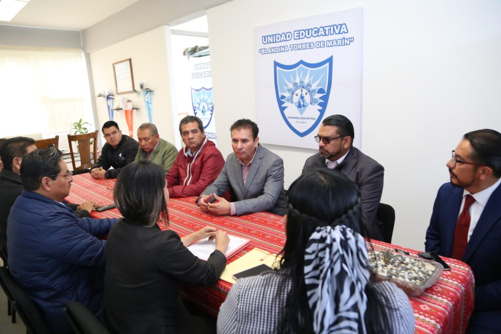 Tras denuncias de acoso contra alumnas, SEP cambia planta directiva en escuela de Tlaxcalancingo