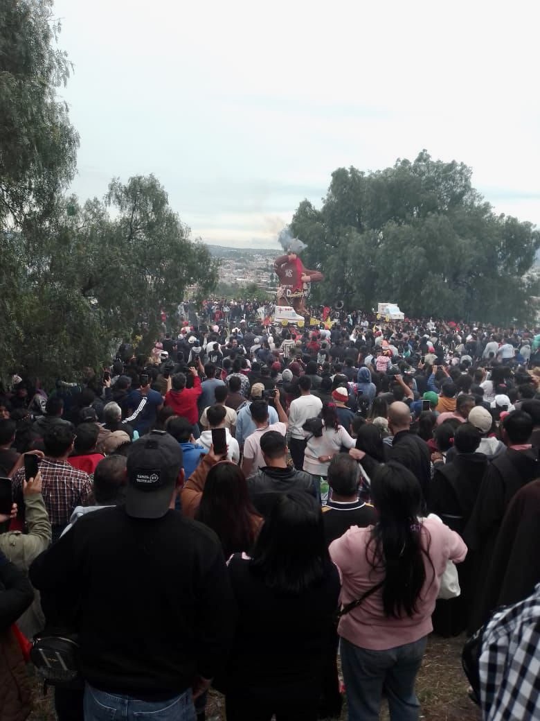 Colapsa reja que rodea a pirámide de Cholula tras festejos a Virgen de los Remedios