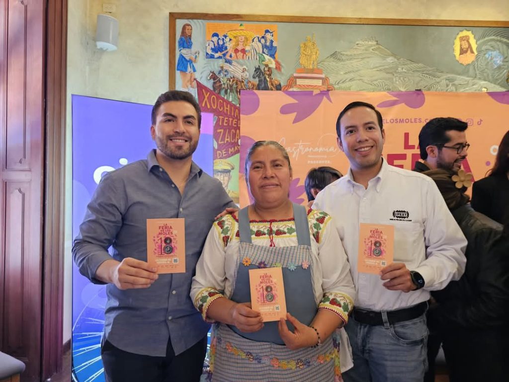 Regidor de San Pedro Cholula promueve Feria de los Moles, evento que se realizará en EU con cocineras poblanas