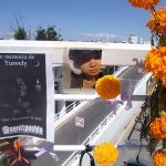 Ponen ofrenda para Yusvely en puente de la Vía Atlixcáyotl