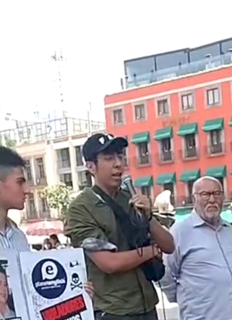 Acusan a exdocente de Planet English de hacer falsas declaraciones y alterar el orden en San Andrés Cholula